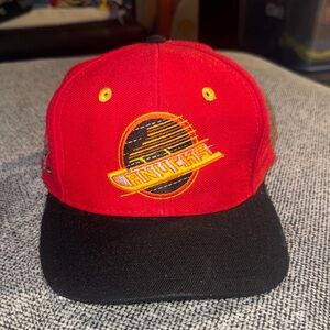 Vintage NHL Vancouver Canucks Hockey Cap